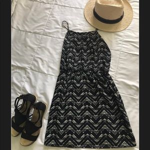 dress black and white small